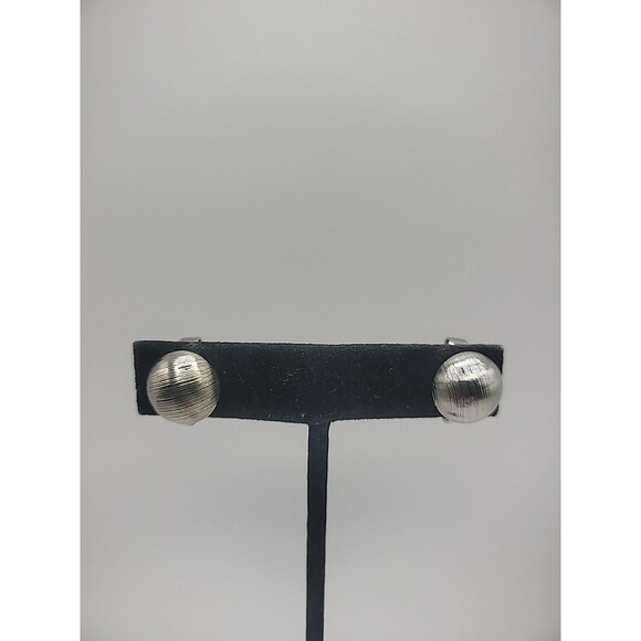 Vintage Earrings Clip On Silver Tone Round Textured Jewelry Costume - Picture 4 of 16